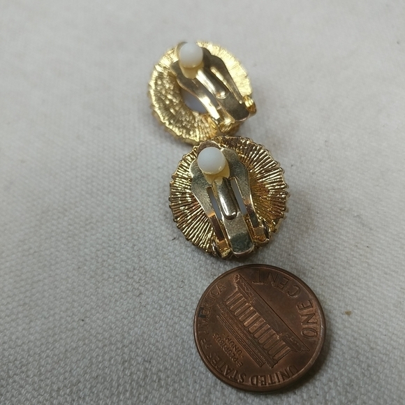 Earrings pearl-like center surrounded by rhineston - Picture 6 of 7